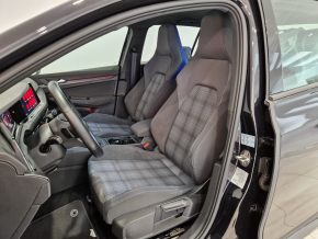 VW Golf GTE thumbnail