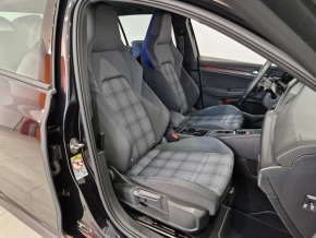 VW Golf GTE thumbnail