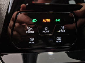 VW Golf GTE thumbnail