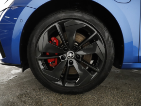 Škoda OCTAVIA Combi RS iV 245 DSG thumbnail