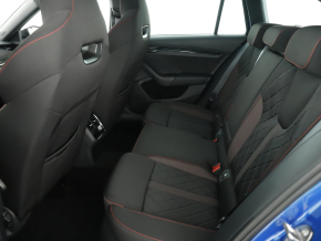 Škoda OCTAVIA Combi RS iV 245 DSG thumbnail