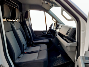 VW Crafter 3.5 Furgon L4H3 FWD 130kW thumbnail