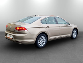 VW Passat Comfortline 2.0 TDI thumbnail
