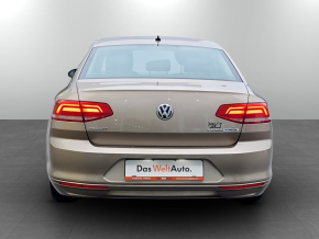 VW Passat Comfortline 2.0 TDI thumbnail