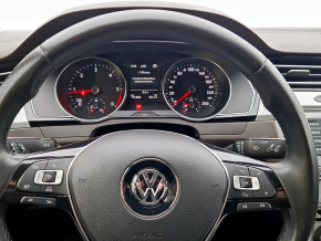 VW Passat Comfortline 2.0 TDI thumbnail