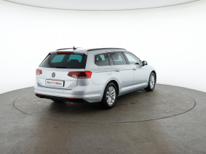 VW Noul Passat Var.Comfortline 2.0 TDI DSG thumbnail