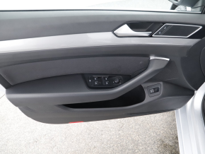 VW Noul Passat Var.Comfortline 2.0 TDI DSG thumbnail