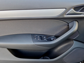 Audi Q3 2.0 TDI quattro thumbnail