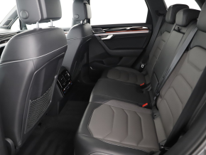 VW Touareg R-Style V6 TDI thumbnail