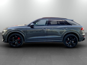Audi RSQ8 TFSI quattro thumbnail