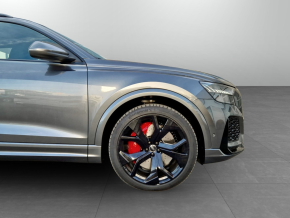 Audi RSQ8 TFSI quattro thumbnail