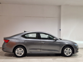 Škoda OCTAVIA AMBITION 2.0 TDI DSG thumbnail