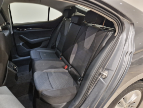 Škoda OCTAVIA AMBITION 2.0 TDI DSG thumbnail