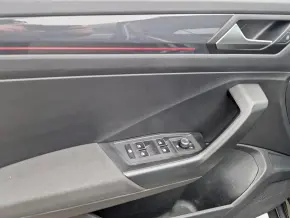 VW T-Roc Sport 1.5 TSI DSG thumbnail