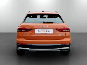 Audi Q3 Advanced  40 TFSI quattro thumbnail