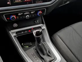 Audi Q3 Advanced  40 TFSI quattro thumbnail