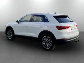 Audi Q3 45 TFSI e thumbnail