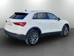 Audi Q3 45 TFSI e thumbnail