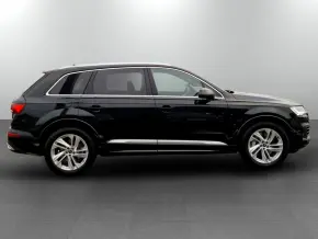 Audi Q7 55 TFSI e quattro 280 kW / 381 CP thumbnail