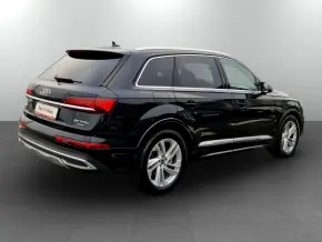 Audi Q7 55 TFSI e quattro 280 kW / 381 CP thumbnail
