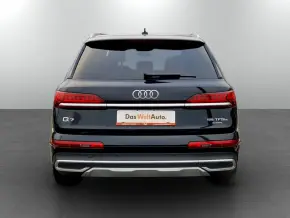 Audi Q7 55 TFSI e quattro 280 kW / 381 CP thumbnail