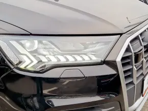 Audi Q7 55 TFSI e quattro 280 kW / 381 CP thumbnail