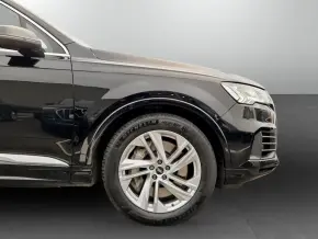Audi Q7 55 TFSI e quattro 280 kW / 381 CP thumbnail