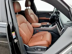 Audi Q7 55 TFSI e quattro 280 kW / 381 CP thumbnail