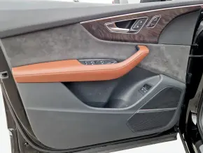 Audi Q7 55 TFSI e quattro 280 kW / 381 CP thumbnail