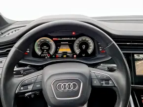 Audi Q7 55 TFSI e quattro 280 kW / 381 CP thumbnail