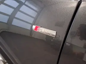 Audi Q8 50 TDI quattro thumbnail