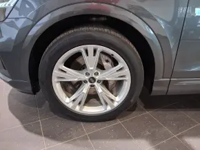 Audi Q8 50 TDI quattro thumbnail