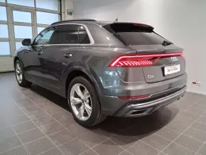 Audi Q8 50 TDI quattro thumbnail