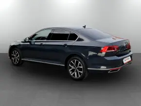 VW Noul Passat Highline 2.0 TDI DSG thumbnail