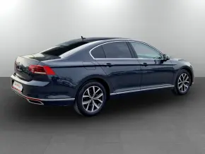 VW Noul Passat Highline 2.0 TDI DSG thumbnail