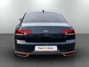 VW Noul Passat Highline 2.0 TDI DSG thumbnail