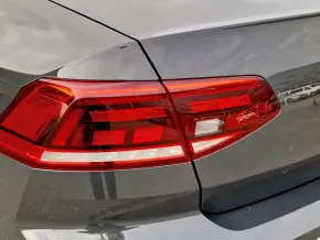 VW Noul Passat Highline 2.0 TDI DSG thumbnail