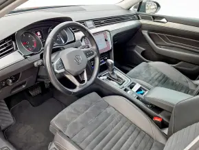 VW Noul Passat Highline 2.0 TDI DSG thumbnail