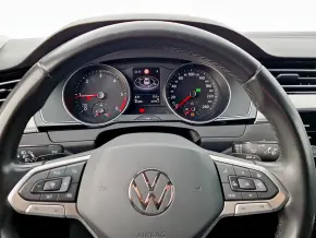 VW Noul Passat Highline 2.0 TDI DSG thumbnail