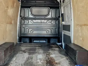 VW Crafter 3.5 Furgon L3H3 4M 103kW thumbnail