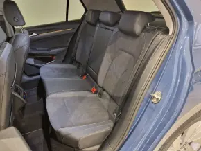 VW Golf Life 1.5 eTSI DSG ACT mild hyb TD thumbnail