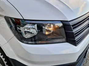 VW Crafter 3.5 Furgon L4H3 FWD 130kW thumbnail