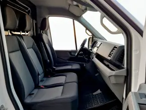 VW Crafter 3.5 Furgon L4H3 FWD 130kW thumbnail