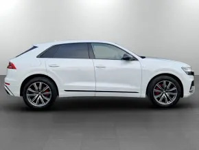 Audi Q8 50 TDI quattro thumbnail