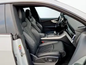 Audi Q8 50 TDI quattro thumbnail