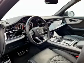 Audi Q8 50 TDI quattro thumbnail