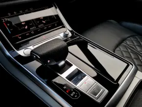 Audi Q8 50 TDI quattro thumbnail