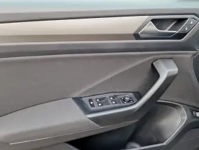 VW T-Roc Design TSI DSG thumbnail