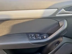 Audi Q3 2.0 TDI quattro thumbnail