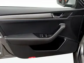 Škoda SUPERB COMBI SCOUT 2.0 TSI 4x4 DSG thumbnail